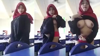 Guru SMK Hijab Pamer Nenen>