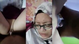 Hijab Kacamata Ngewe Sama Temen>