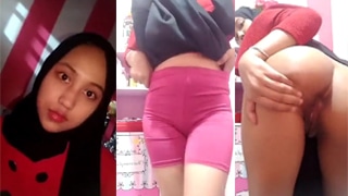 Hijab Pamer Lobang Memek dan Pantat>